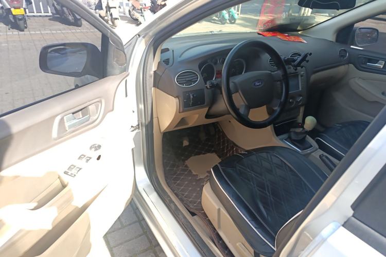 Used Ford Focus 2013 Sedan Classic 1.8L Manual Base Model
