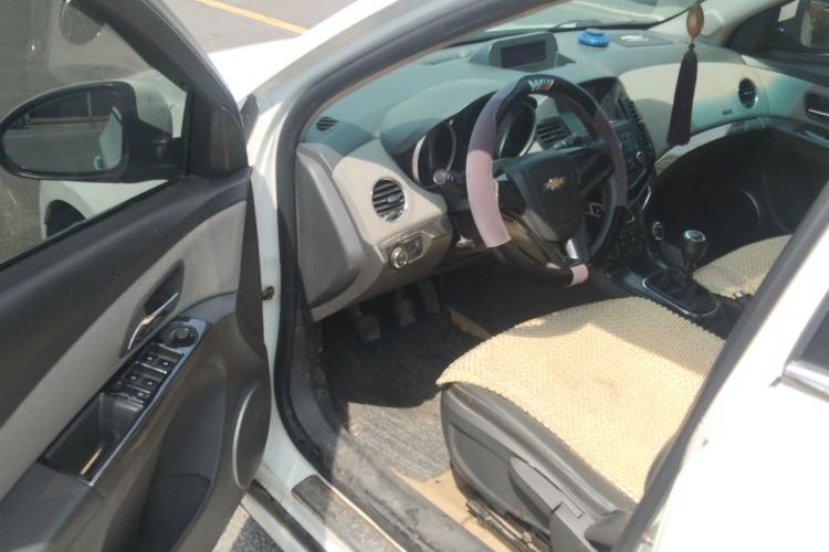 Used Chevrolet Cruze 2013 1.6L SE MT Driver Seat