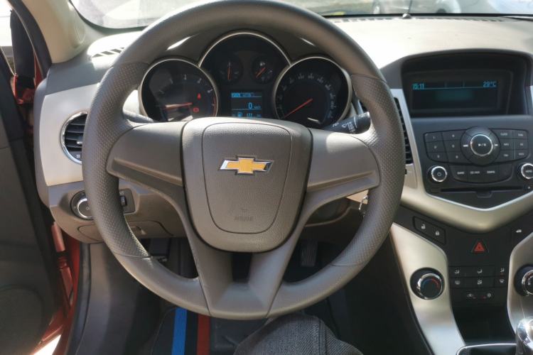 Used Chevrolet Cruze 2015 1.5L Classic SL MT Steering Wheel