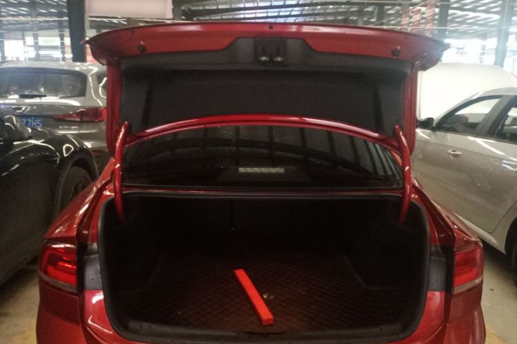 Used Volkswagen Lamando 2017 230TSI DSG Fashion Edition Trunk