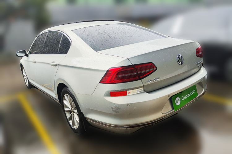 Used Volkswagen Magotan 2018 330TSI DSG Advanced Model
