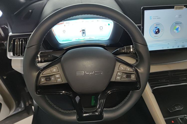 Used BYD Song PLUS New Energy 2023 Champion Edition EV 520KM Luxury Model Steering Wheel