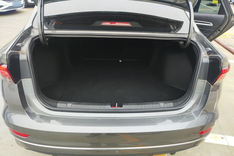 Used Geely Auto Emgrand 2023 4th Generation Champion Edition 1.5L CVT Prestige Model
