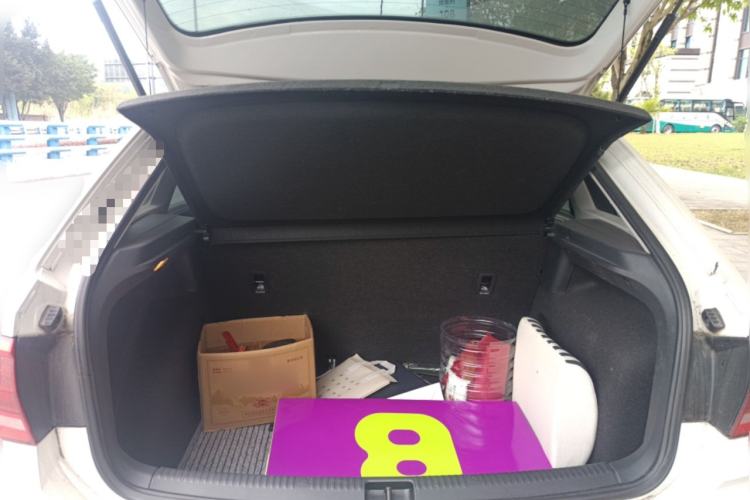 Used Volkswagen Santana 2015 Haval H6 1.6L Automatic Luxury Model Trunk