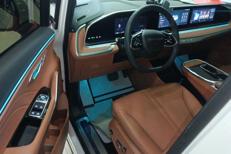 Used SAIC MAXUS Dajia 9 2024 Super Hybrid Long-Range Prairie Edition 7-Seater
