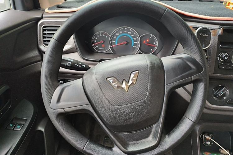 Used Wuling Hongguang V 2019 1.5L Enjoyment Version China VI LAR
