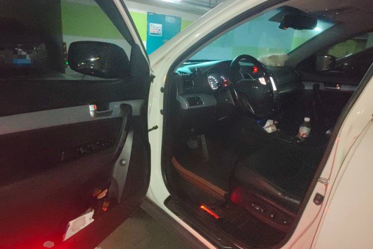 Used Kia Sorento 2013 2.4L 5-seat Gasoline Luxury Edition Driver Seat