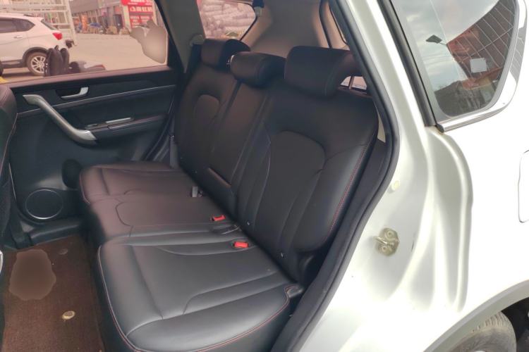 Used Haval H6 2015 Sport Edition 1.5T Automatic Two-Wheel Drive Luxury Model Left Rear Seat