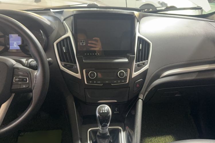 Used Dongfeng Aeolus AX7 2016 2.0L Manual Zhuyue Model