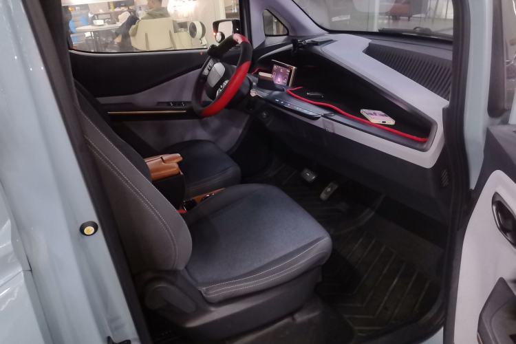 Used Wuling NAMMIEV 2021 Playful Model – High-Power Version Right Front Seat