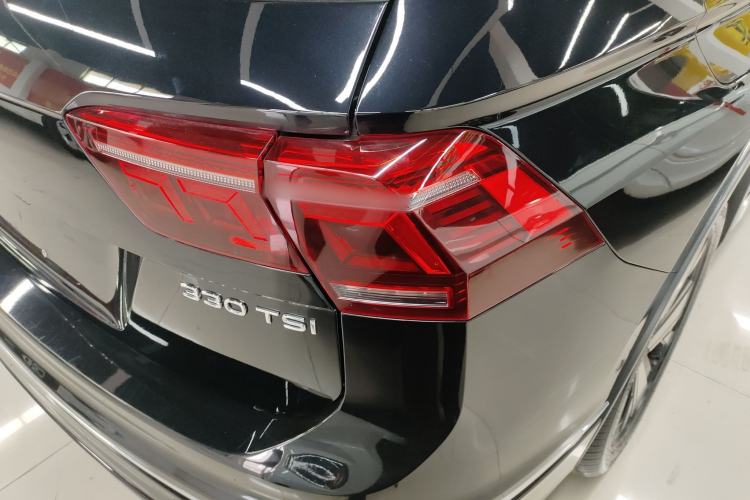 Used Volkswagen Tiguan L 2023 Restyled 330TSI Automatic Two-Wheel Drive R-Line Enhanced Comfort Version Right Rear Taillight