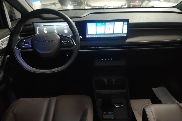 Used SAIC MAXUS Dajia 7 2024 Revised Version Super Hybrid Long-Range Edition Enjoyment Version Center Console