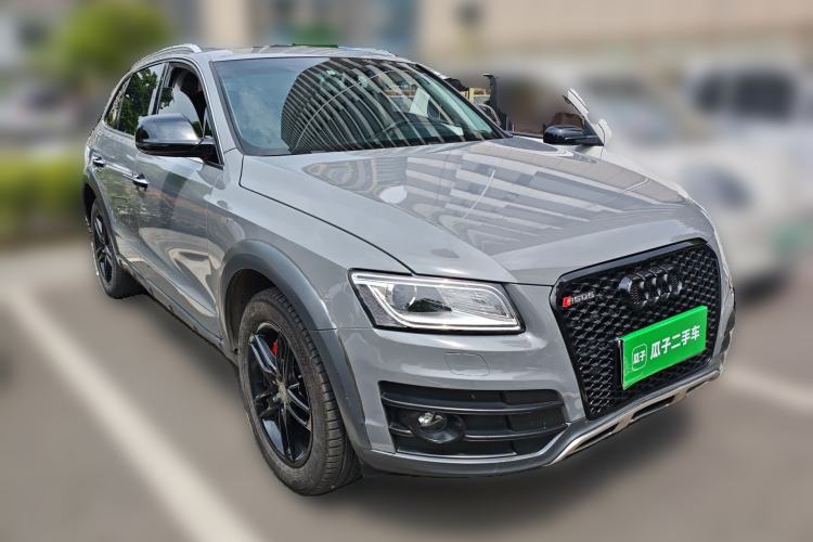 Used Audi Q5 2017 Plus 40 TFSI Technology Model Front Right 45 Deg