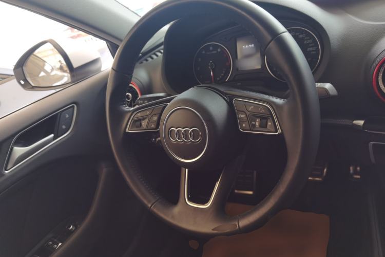 Used Audi A3 2020 Sportback 35 TFSI Style Edition China VI Emission Standard Steering Wheel