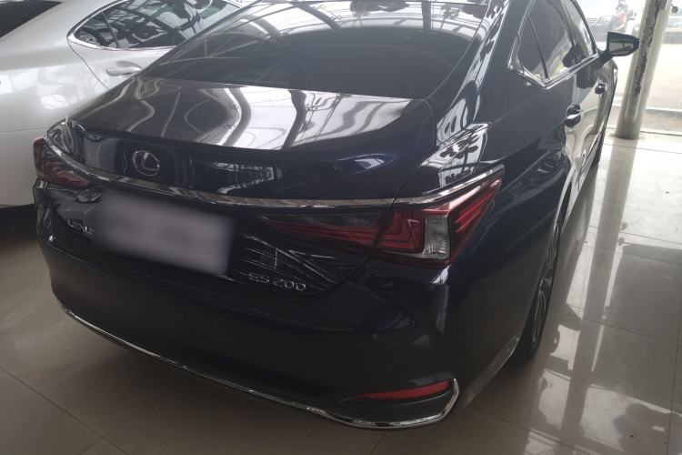 Used Lexus ES 2021 200 Excellence Edition
