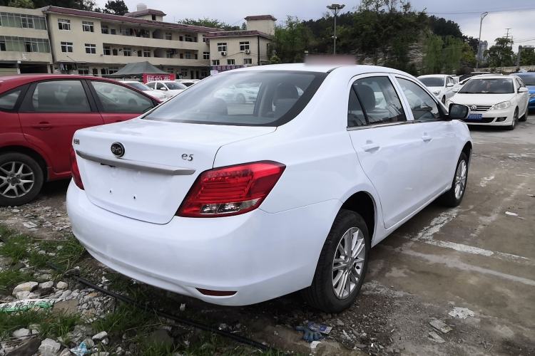 Used BYD e5 2017 300 Prestige Edition Rear Right 45 Deg