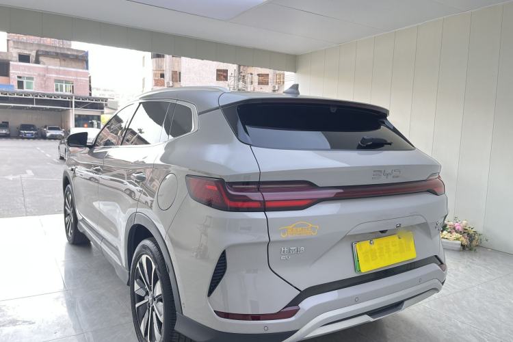 Used BYD Song PLUS New Energy 2025 EV Intelligent Driving Version 520km Premium Model Exterior 3