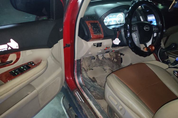 Used BYD S6 2012 2.0L Manual Luxury Version