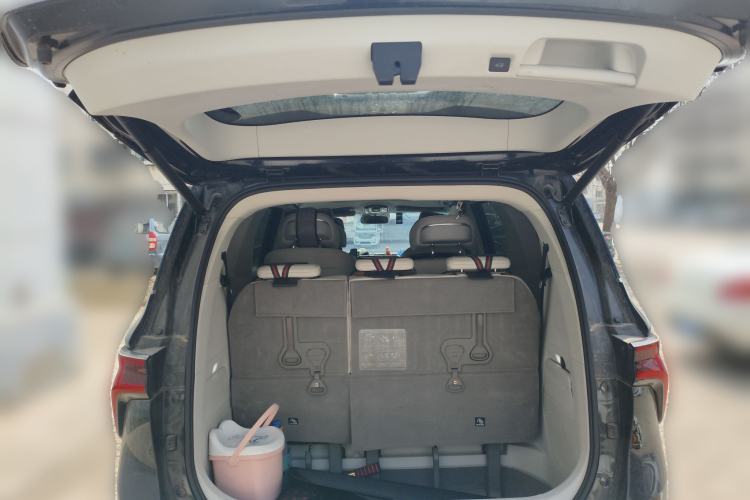 Used FORTHING Xinghai V9 2024 1.5TD 200km Chinese Knot Series Premium Edition Trunk