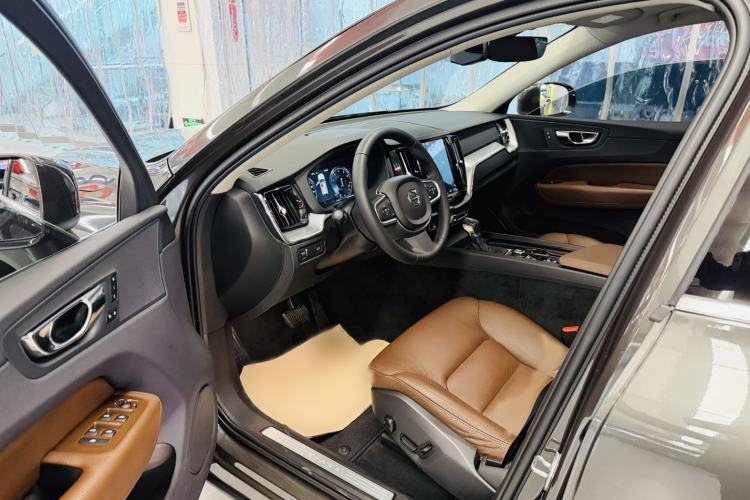 Used Volvo XC60 2019 T5 4x4 Smart Edition China V Standard
