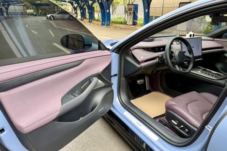 Used Xiaomi Auto SU7 2024 Four-Wheel Drive Ultra-Long Range Advanced Intelligent Driving Max Edition
