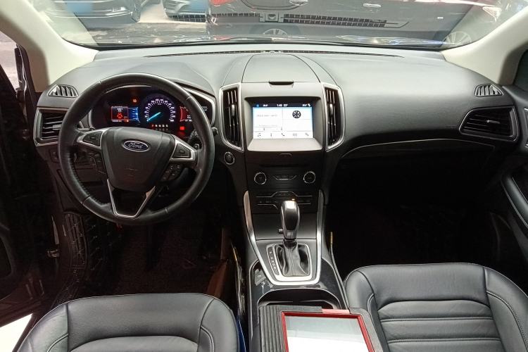 Used Ford Edge 2016 EcoBoost 245 Two-Wheel-Drive Titanium 7-Seater
