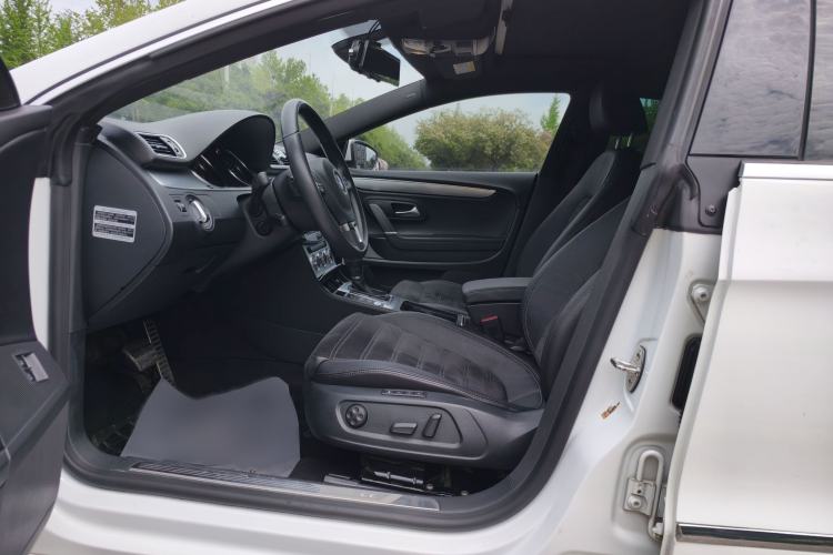 Used Volkswagen FAW-Volkswagen CC 2016 1.8TSI Luxury Model Interior 4