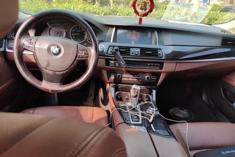 Used BMW 5 Series 2014 520Li Elegant Model Center Console