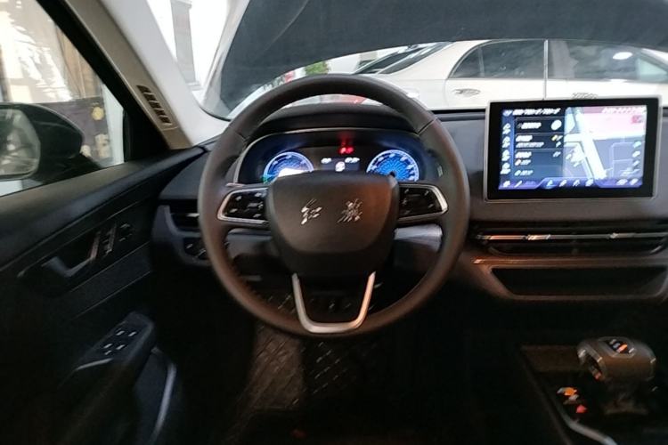 Used Hongqi E-QM5 2022 431 km Charge & Enjoy Edition