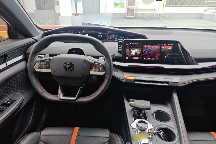 Used CHANGAN UNI-V 2024 1.5T Smart Navigation Version