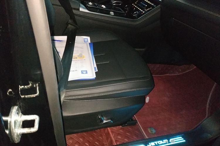 Used JETOUR X90 2022 Zilong 2.0T DCT Wushen Edition 7-Seater
