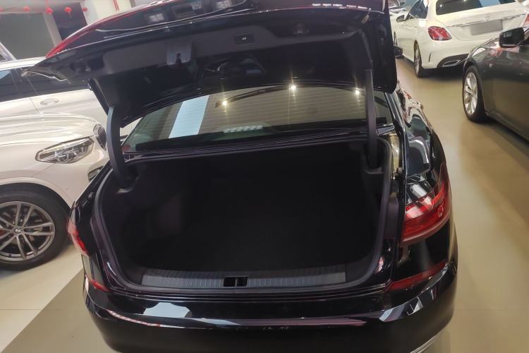 Used Volkswagen Passat 2023 330TSI Starry Luxury Edition