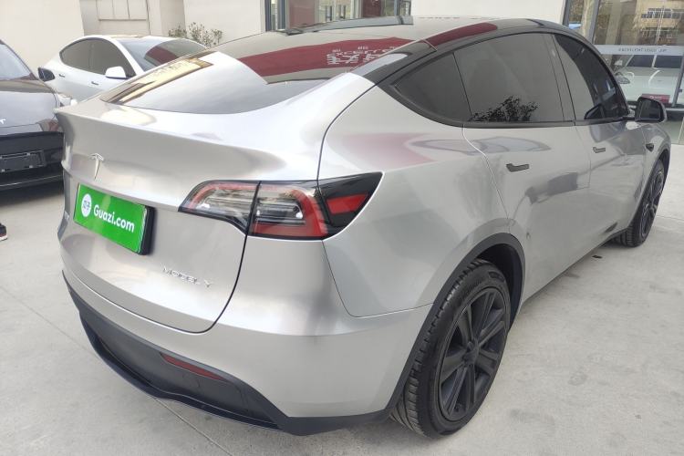 Used Tesla Model Y 2023 Long-Range All-Wheel-Drive Version