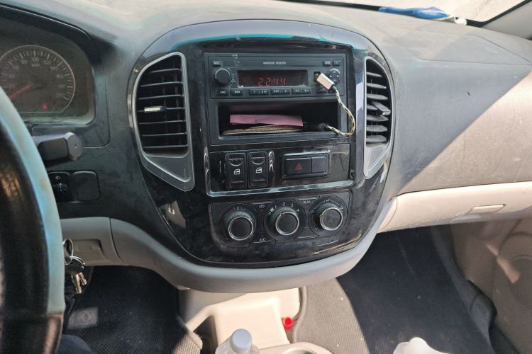 Used FORTHING Lingzhi 2017 Facelifted M3L 1.6L 7-Seater Standard Version