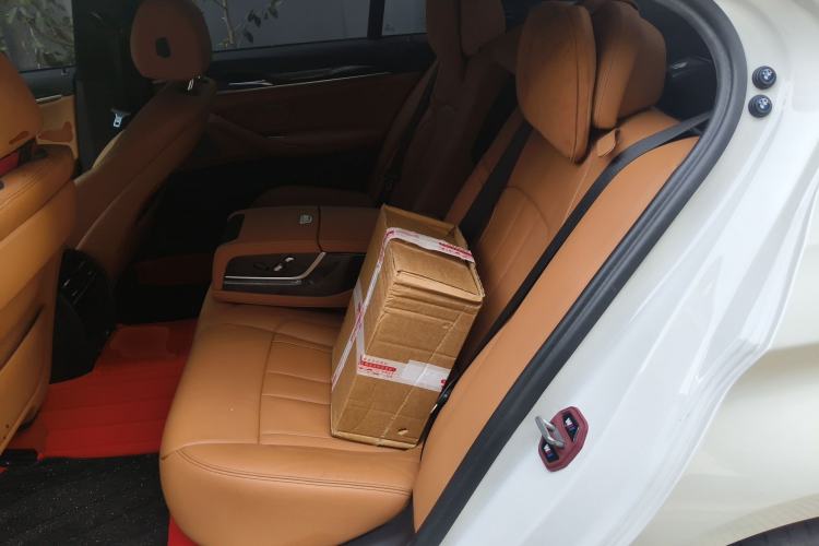 Used BMW 5 Series 2018 530Li Leading Edition Luxury Package Left Rear Seat