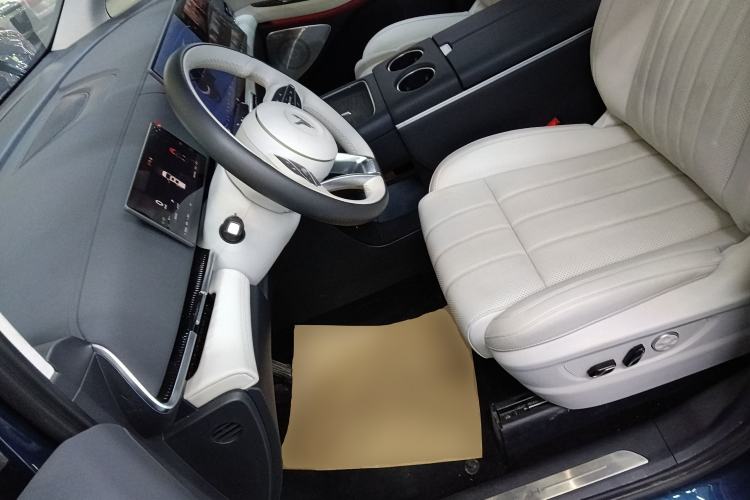 Used VOYAH Dream 2025 PHEV Four-Wheel-Drive Flagship Kunpeng Edition
