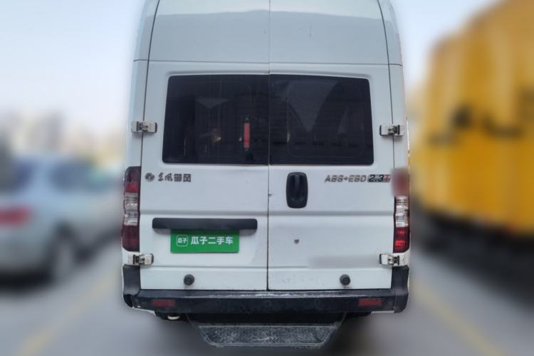 Used Dongfeng Yufeng 2020 2.3T Economy Logistics Vehicle Long Wheelbase High Roof 5-9 Seater WP2.3