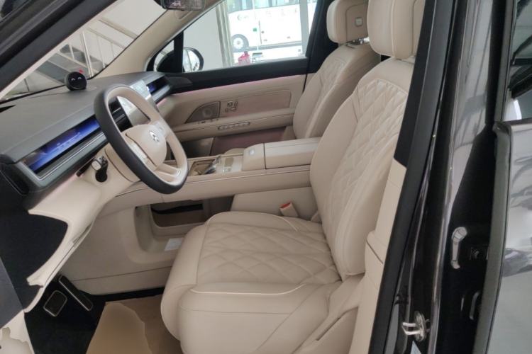 Used Nio ES8 2026 Model 6-seat Executive Luxury Edition Left Front Seat