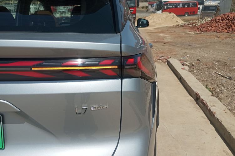 Used Geely Galaxy L7 2025 EM-i 115km Exploration+ Edition Exterior 3