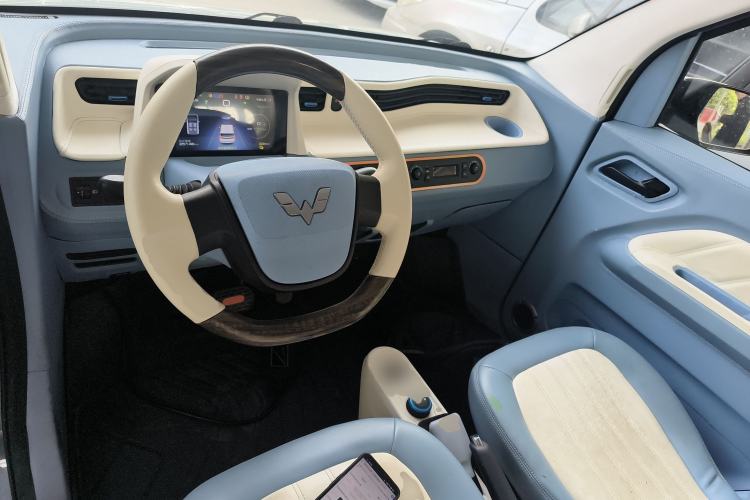 Used Wuling Hongguang MINIEV 2022 Zizai Version Lithium Iron Phosphate Center Console