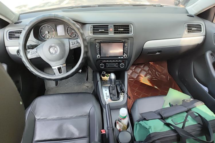 Used Volkswagen Sagitar 2014 1.4TSI Automatic Luxury Model Center Console