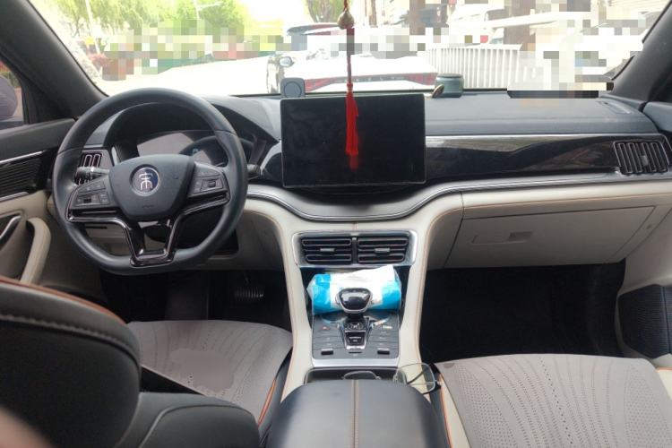 Used BYD Song PLUS New Energy 2021 DM-i 110KM Flagship Model Center Console
