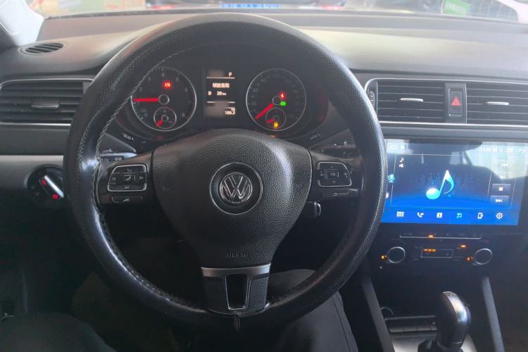 Used Volkswagen Sagitar 2014 Revised Version 1.4TSI Automatic Luxury Edition
