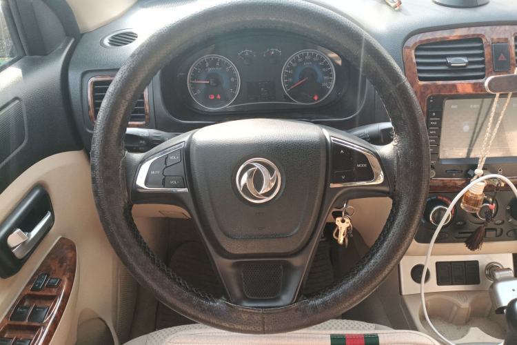 Used Dongfeng Fengon 330 
