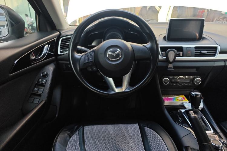 Used Mazda Mazda 3 Axela 2014 Sedan 1.5L Automatic Luxury Model
