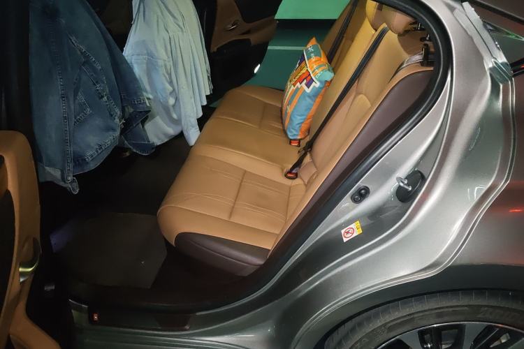 Used Lexus ES 2018 300h Premium Edition China V Standard
