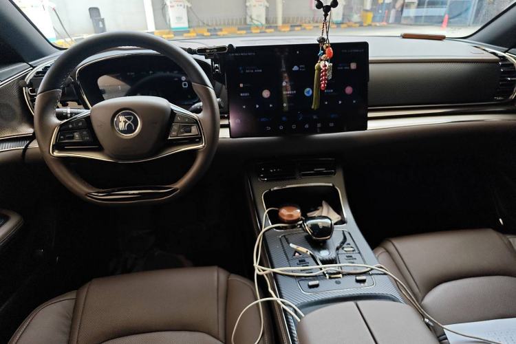 Used BYD Han 2020 EV Long-Range Luxury Model Center Console