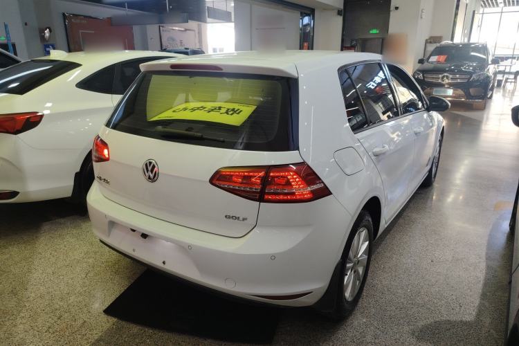 Used Volkswagen Golf 2016 1.6L Automatic Fashion Model
