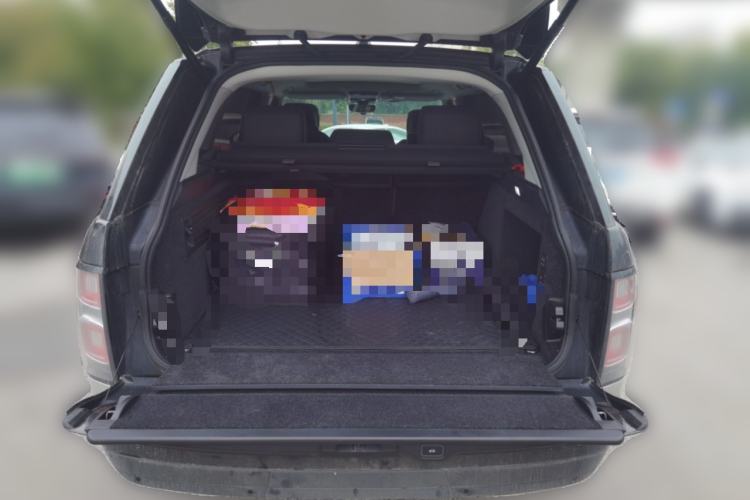 Used Land Rover Range 2022 3.0 L6 400 PS Classic Extended Version
