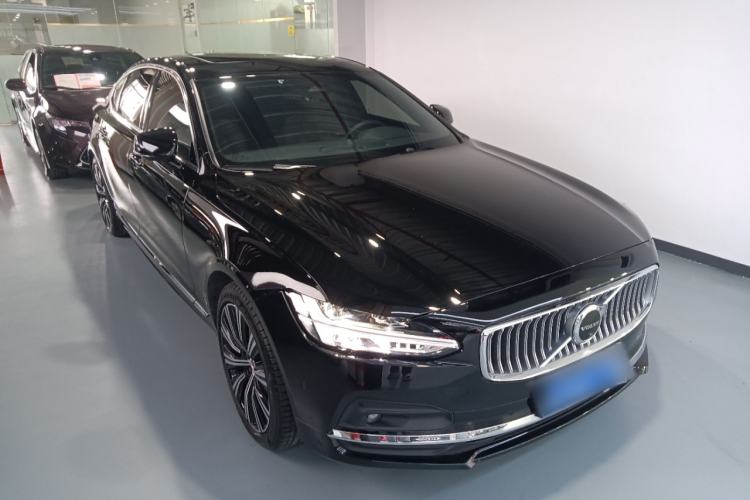 Used Volvo S90 2025 B5 Zhiya Luxury Edition Front Right 45 Deg